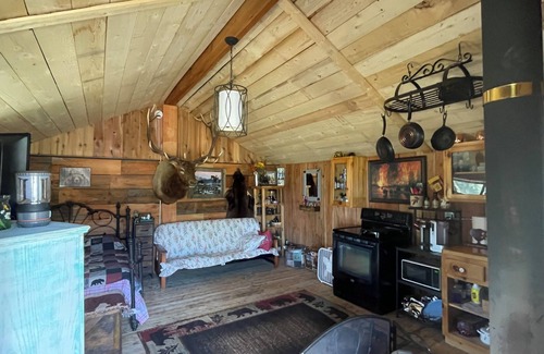 Eureka Cabin | Beautiful cabin with rustic charm in Eureka, MT!