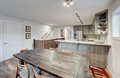 Teepee Town House | Beautiful Canmore Home with views and walk to DT