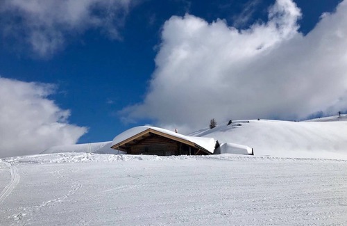 Lenk Ski Chalet | Beautiful Chalet on 1800 Meters altitude, renovated in style to high standard