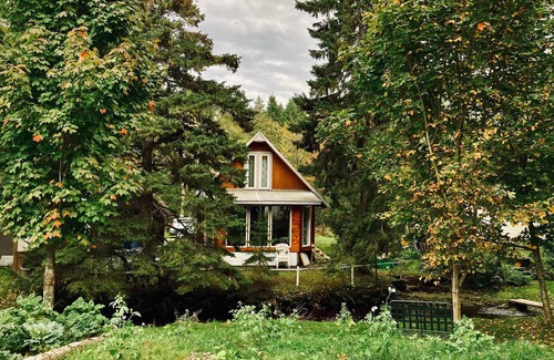 Sainte-Claire Ski Chalet | Beautiful chalet near a stream for a calm and quite retreat