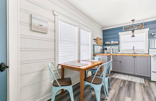 Surfside Beach House | Beautiful coastal home recently renovated and ready for travelers