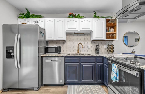 Gulf Breeze House | Beautiful Coastal Home 10 Minutes from Pensacola Beach! SuperHost 1k+ Reviews