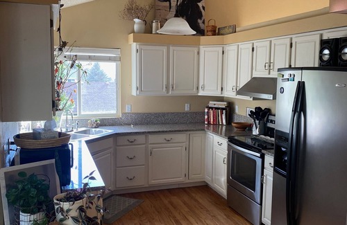 Briargate House | Beautiful Colorado Springs Get Away with Pikes Peak Views and AFA access