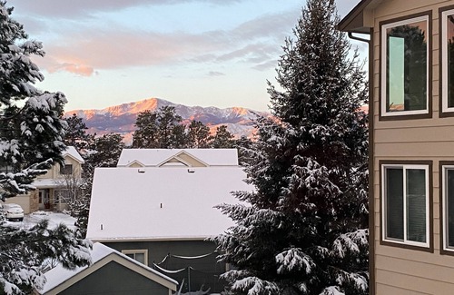 Briargate House | Beautiful Colorado Springs Get Away with Pikes Peak Views and AFA access