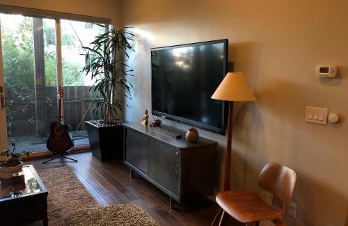 Dolores Heights House | Beautiful Cottage, hot tub, in great neighborhood