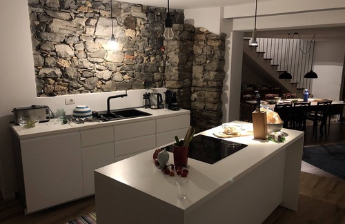 Claino Con Osteno House | Beautiful cottage on the lake - private lake access and beautiful views
