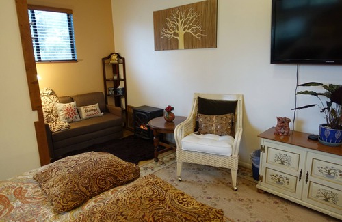 Arroyo Grande House | Beautiful cottage in quiet, rural setting in the heart of wine country.