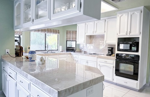 Bakersfield House | Beautiful Country Club Pool Home, Fenced Yard, Pets and children Welcome!