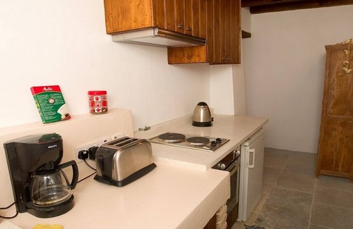 Choirokoitia Villa | Beautiful Country House with A/C, WiFi and Shared Pool in the Historical Village of Choirokoitia