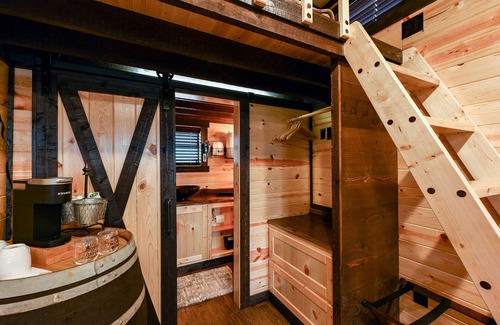 Caldwell House | Beautiful Country-Themed Tiny House 145