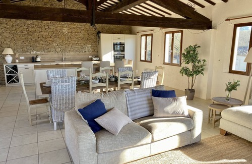 Fanjeaux Villa | Beautiful countryside home with pool + views