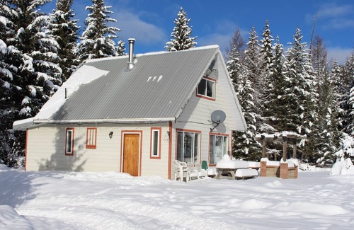Okanagan-Similkameen Cabin | Beautiful Cozy Cabin close to Mount Baldy and Osoyoos BC