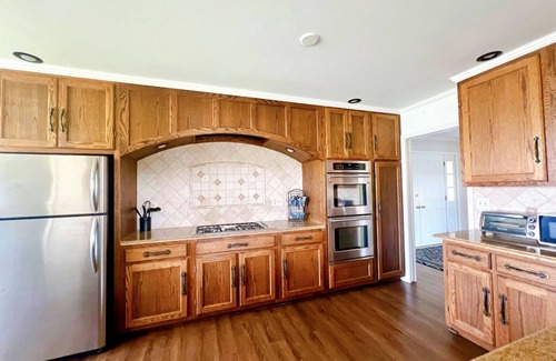 Edwardsburg Cottage | Beautiful Eagle Lake home close to ND perfect for Large families.