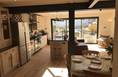 Swanage House | Beautiful Edwardian 4 Bed Townhouse Near Beach Dogs Welcome