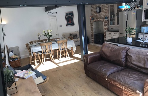 Swanage House | Beautiful Edwardian 4 Bed Townhouse Near Beach Dogs Welcome