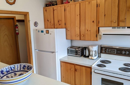 Highland Grove Cottage | Beautiful Family Cottage, Baptiste Lake