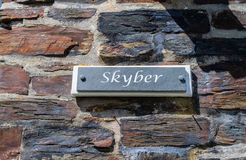Saltash Cottage | Beautiful family/dog friendly cottage - rural setting & Country Club membership.