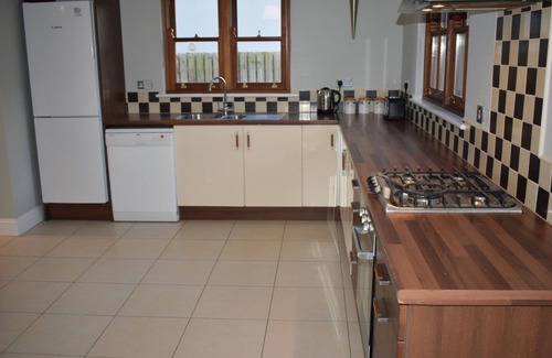 Dingle House | “Beautiful, Family Only, Pet Friendly, Harbour Views”