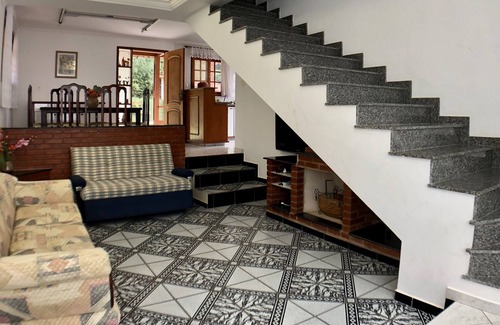 Cabreuva House | Beautiful Farmhouse with pool - sleeps 15