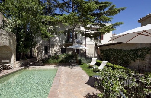 Montefalco Apartment | beautiful flat with pool in the center of Montefalco