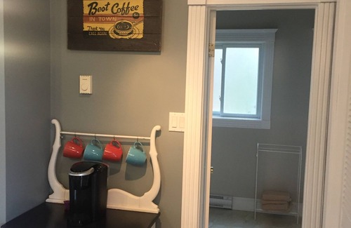 Strong Cottage | Beautiful four season cottage with free Wi-Fi