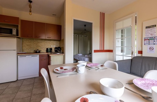 La Bastide-Clairence Apartment | Beautiful typical Basque apartment in residence with swimming pool