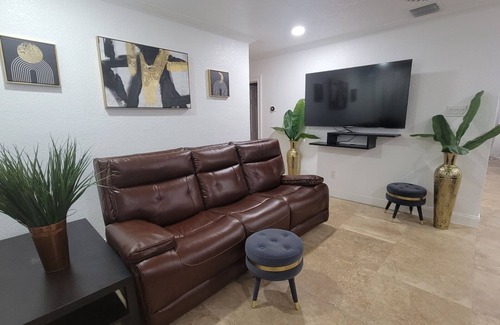 Lauderhill House | Beautiful Gem near the beach and parks with private pool