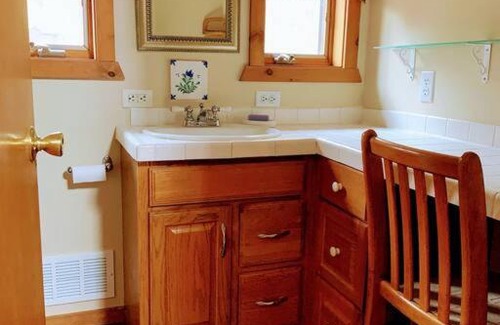 Greentown House | Beautiful getaway 15 min walk to Lake Wallenpaupak