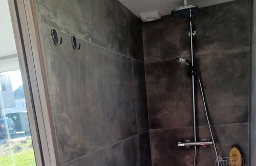 Plouarzel Bed & Breakfast | Beautiful guest room with jacuzzi and view of the countryside