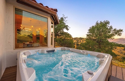 Tehachapi House | Beautiful Hacienda style home! 4bed 2bath