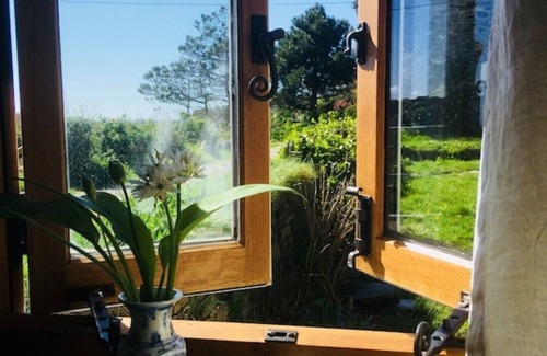 Trenance Cottage | Beautiful hand crafted cottage 5 minutes from sandy beach and rugged coastline!