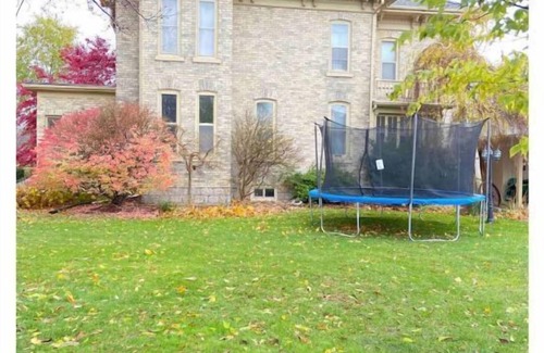 Goderich House | Beautiful Heritage Home With Pool