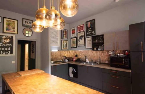 Vire House | Beautiful, Historic Manoir in Semi-rural Setting, Central to Tourist Sites