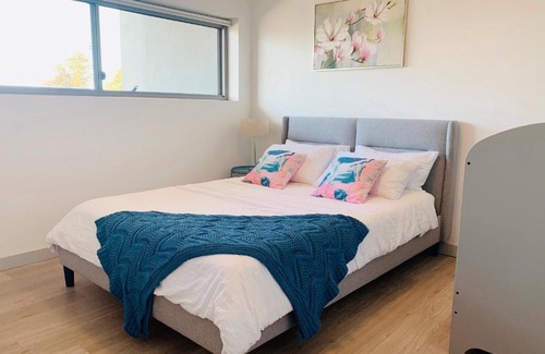 Hornsby Apartment | Beautiful Home close to Shopping Mall and Train Hornsby