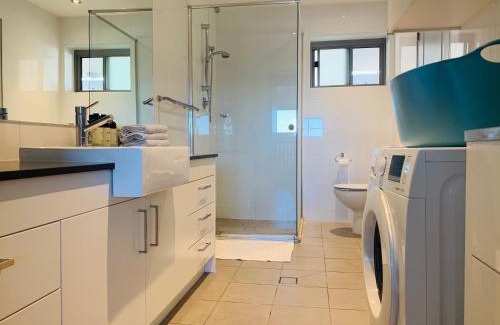 Hornsby Apartment | Beautiful Home close to Shopping Mall and Train Hornsby