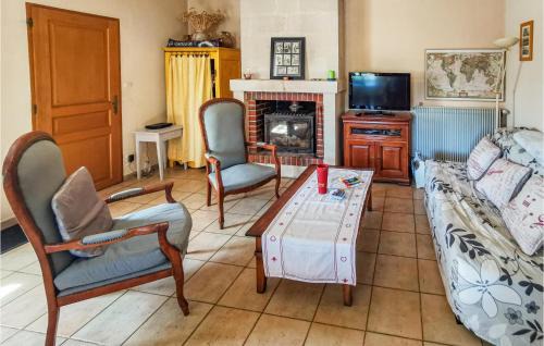 Chateau-la-Valliere House | Beautiful Home In Château-La-Vallière