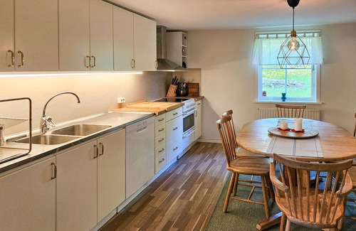 Almhult House | Beautiful home in älmhult with kitchen
