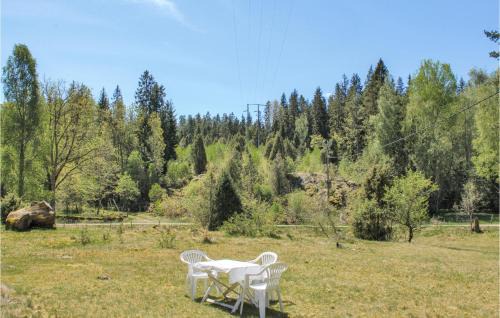 Tvetaryd House | Beautiful Home In Backaryd With Wifi