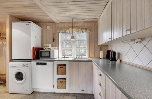 Blavand Strand House | Beautiful home in Blåvand with WiFi
