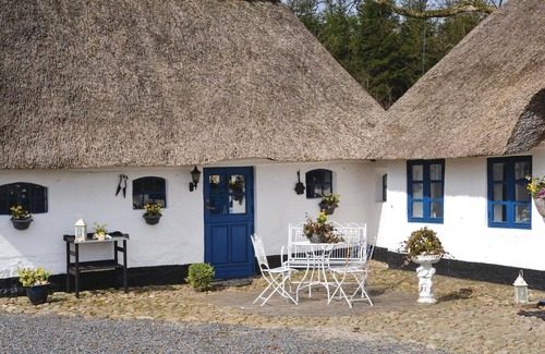 Give House | Beautiful home in Give with WiFi