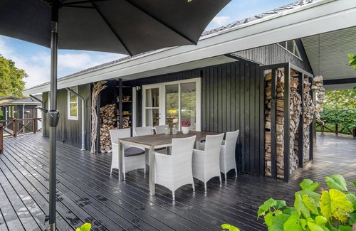 Haarby House | Beautiful home in Haarby with WiFi