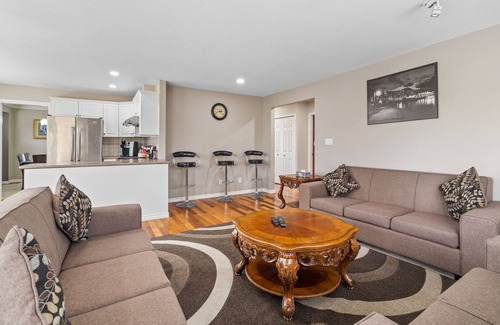 Langley House | Beautiful Home in Langley with Huge Patio