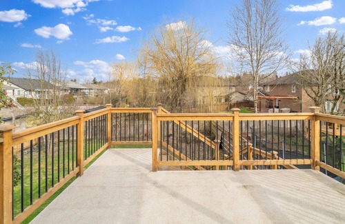 Langley House | Beautiful Home in Langley with Huge Patio