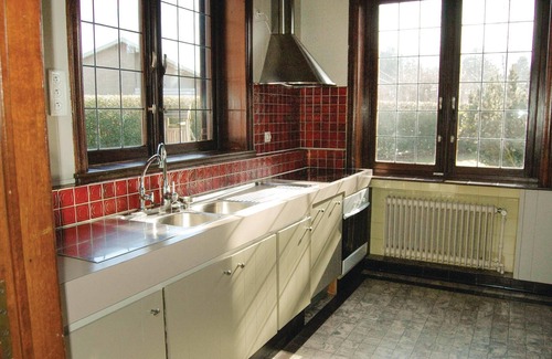 Poperinge House | Beautiful home in Poperinge with sauna