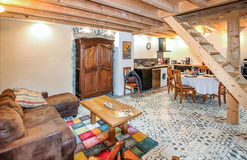 Rochessauve House | Beautiful home in Rochessauve with WiFi