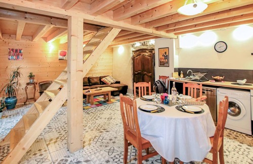 Rochessauve House | Beautiful home in Rochessauve with WiFi