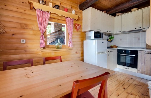 Samobor House | Beautiful home in Samobor with kitchen