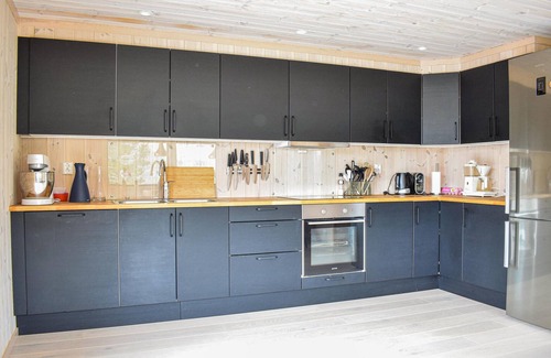 Skare House | Beautiful home in Skare with WiFi
