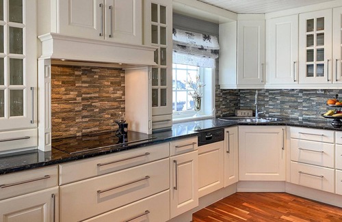 Stryn House | Beautiful home in Stryn with kitchen