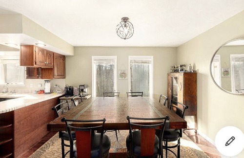 Ansted House | Beautiful home in the gorge